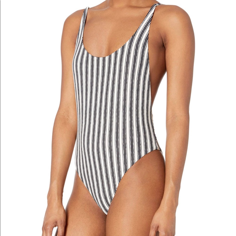 LIKE NEW — Billabong Women's One Piece Swim
